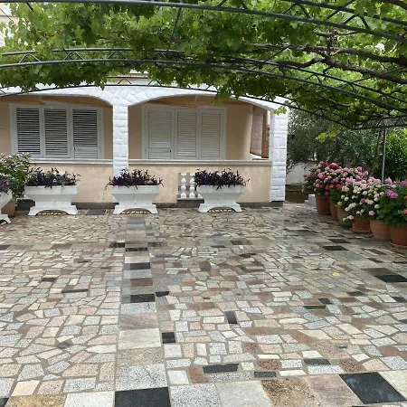 Apartament Mare